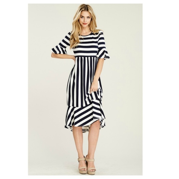 Reborn J Dresses & Skirts - Black and White Mid Dress